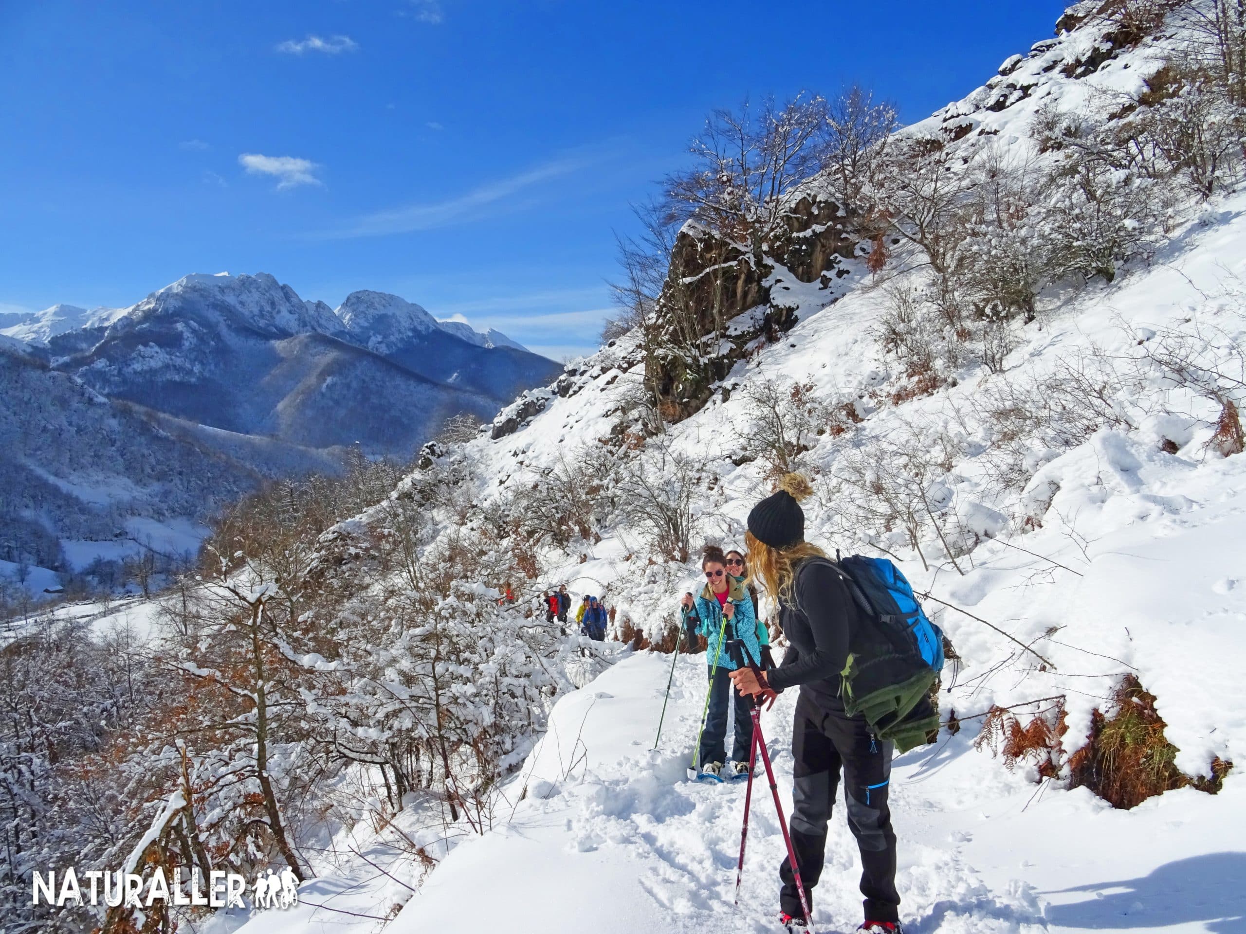 raquetas de nieve en fuentes de invierno raquetas de nieve en fuentes de invierno